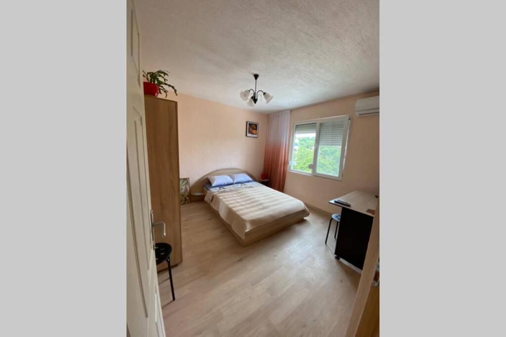 Sunny Apartment By The River Sandanski Esterno foto